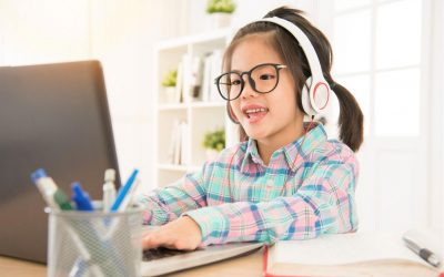 kid-attending-online-coding-class
